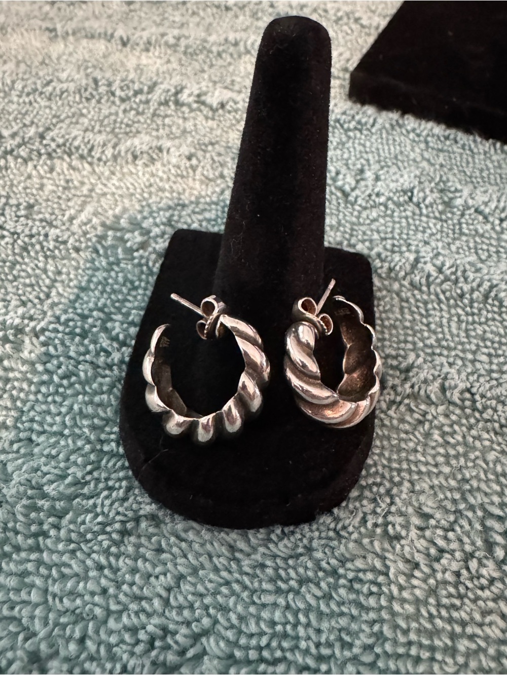 Authentic James Avery Sterling Silver Half Twist Hoop Earrings - Picture 2 of 4